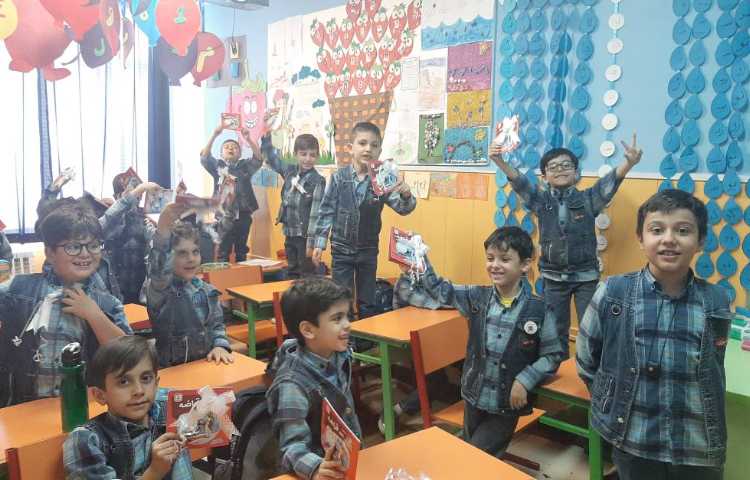 :آخرین جشن اسم کلاس توت فرنگی (آقای محمدرضا موذنی) 3