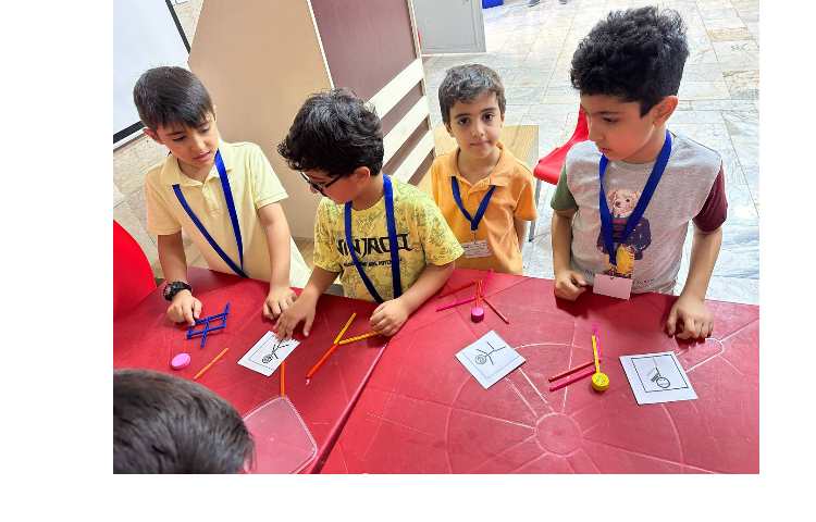 آدمک ورزشکار با ابزار چوب خط و تصویرک الگو 3