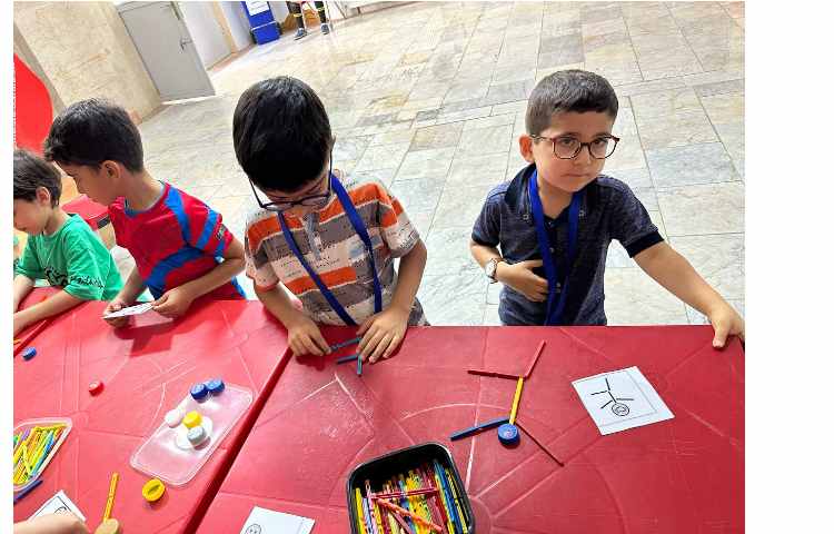 آدمک ورزشکار با ابزار چوب خط و تصویرک الگو 4