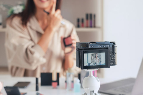 علل گرایش و علاقه به آرایش در نوجوانان