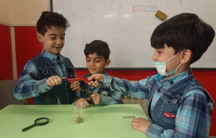 :آزمایشگاه، شناخت کاربرد آهنربا و ذربین 2