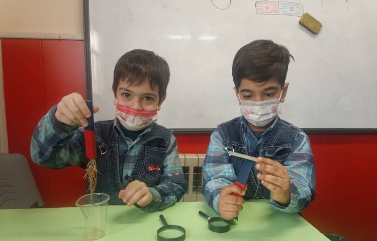 :آزمایشگاه، شناخت کاربرد آهنربا و ذربین 5