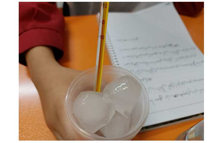 آزمایشگاه علمی علوم 4