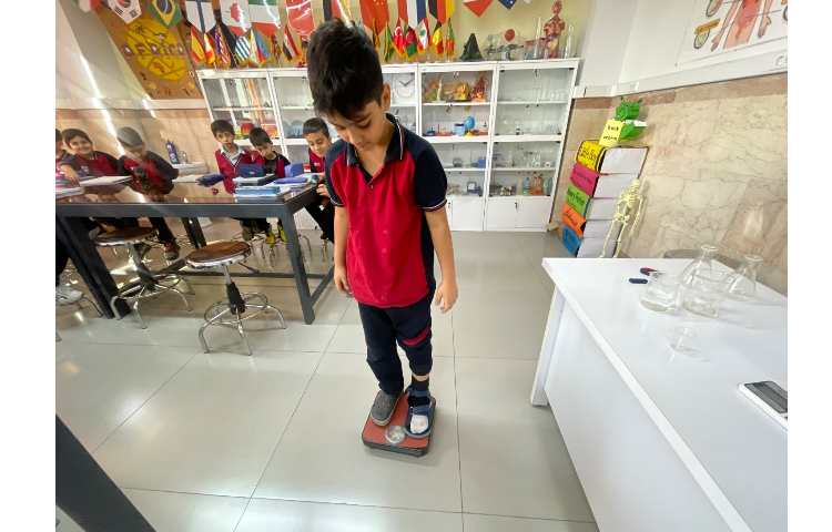 آزمایشگاه علوم،آشنایی با یکای جرم و‌حجم و ابزار اندازه گیری آن ها 6