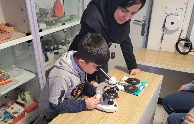 آزمایشگاه علوم 2