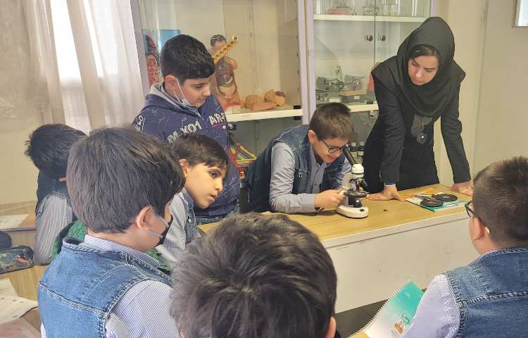 آزمایشگاه علوم 4