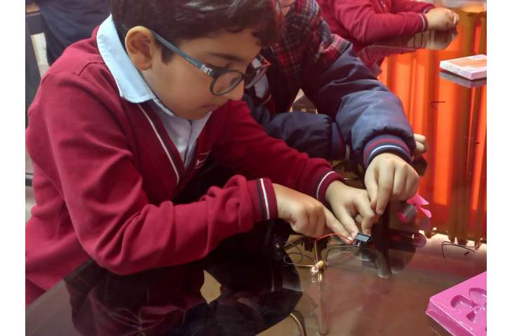 آزمایشگاه علوم 4