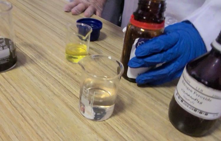 آزمایشگاه علوم 5