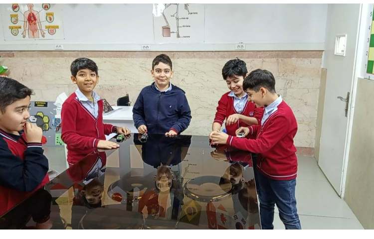 آزمایشگاه قطب های ناهمنام 1