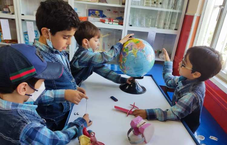 :آزمایشگاه، کار با وسایل آزمایشگاه 4