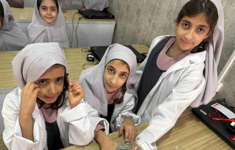آزمایشگاه 4
