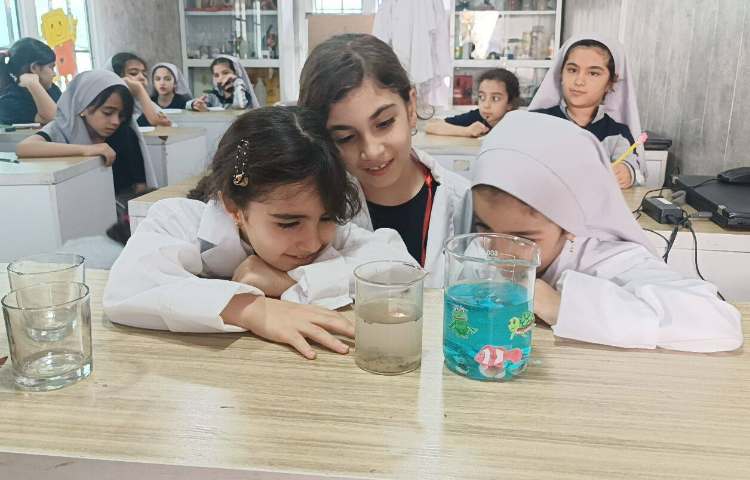 آزمایشگاه 7