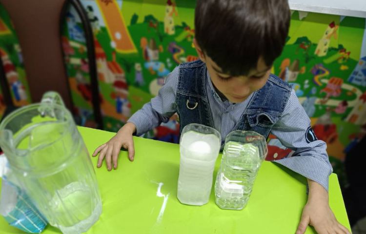 آزمایش تخم مرغ در آب نمک 2