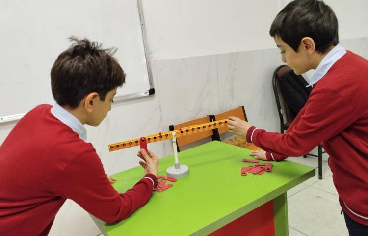 آزمایش تعادل اهرم نوع اول حالت 1