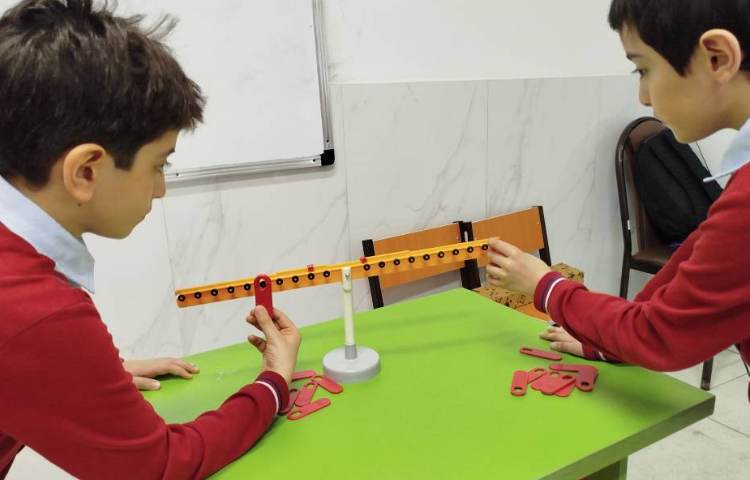 آزمایش تعادل اهرم نوع اول حالت 3