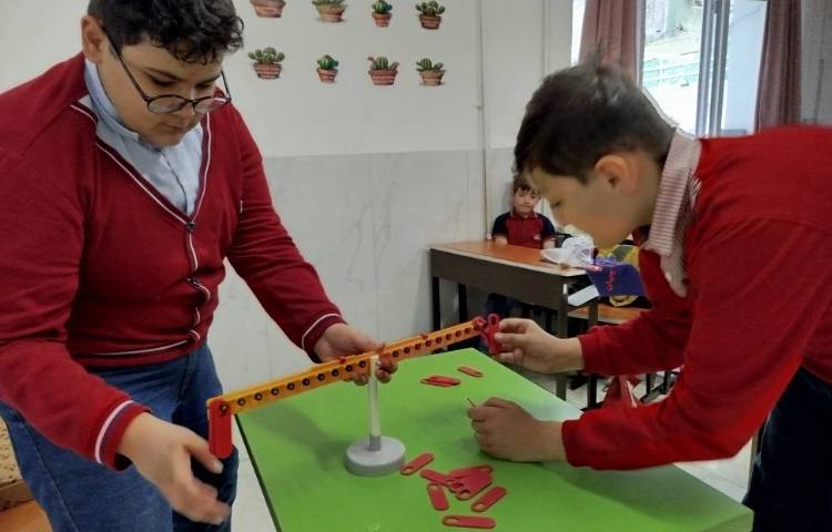 آزمایش تعادل اهرم نوع اول حالت 4