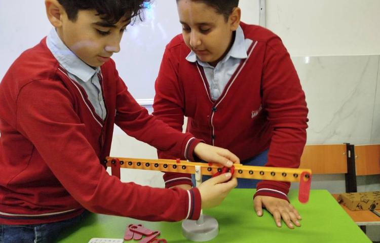 آزمایش تعادل اهرم نوع اول حالت 8