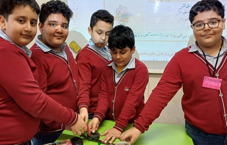 آزمایش تفاوت ربایش آهن رباها 5