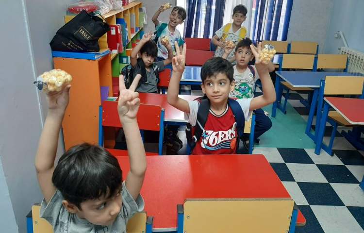 آزمایش جالب ذرت رقصان با گل پسرانم 3