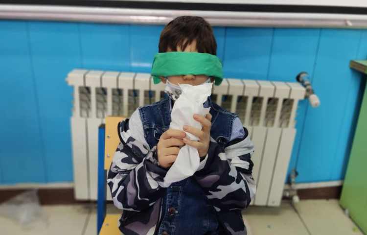 آزمایش حواس پنجگانه شناخت زبری نرمی بو مزه صداو... 2