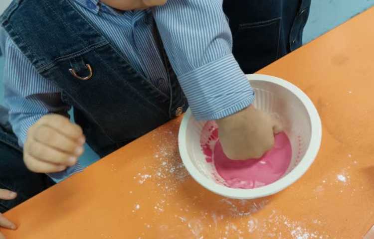 آزمایش خمیر جادویی هفته ملی علوم 7