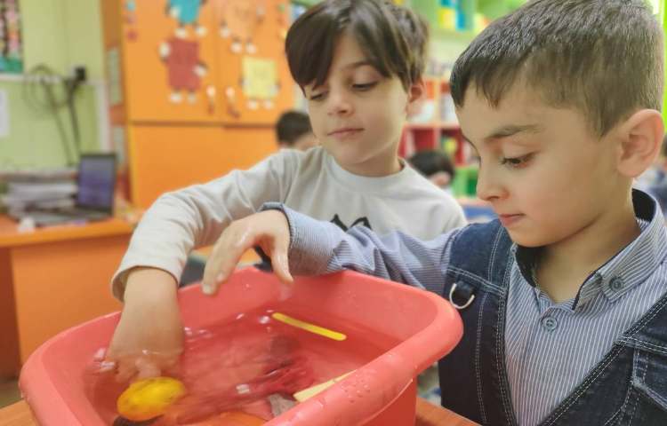 آزمایش روی آب ،زیر آب