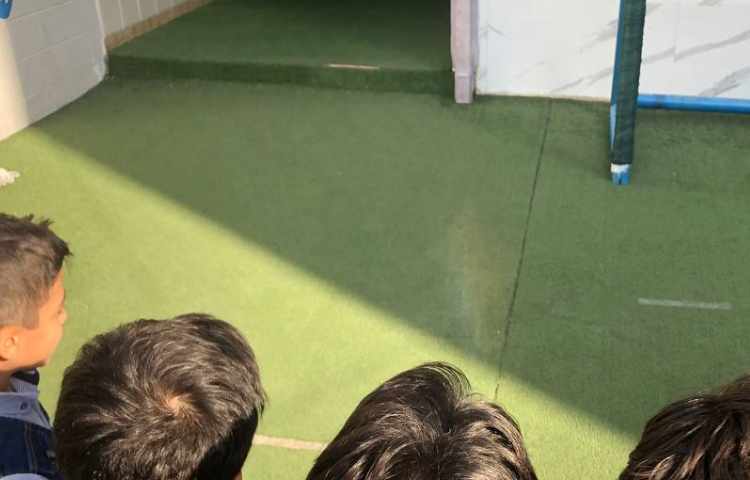 آزمایش ساخت رنگین کمان به کمک آب فشان و لوله خودکار 4