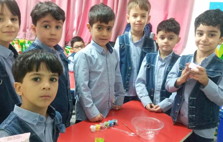 آزمایش (شیر و رنگ )