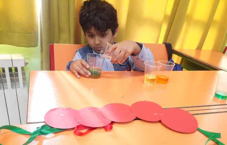 آزمایش طبقات رنگی هفته ملی علوم 5