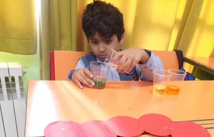 آزمایش طبقات رنگی هفته ملی علوم 6