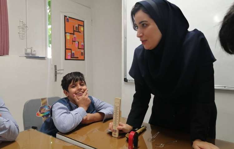 آزمایش علوم- بررسی خاصیت چکش خواری مواد 1