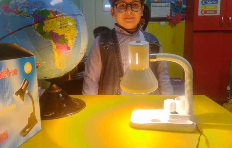 آزمایش علوم تاثیر تابش نور مستقیم و مایل 2