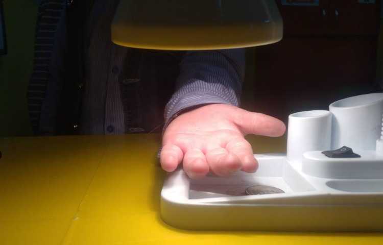 آزمایش علوم تاثیر تابش نور مستقیم و مایل 5