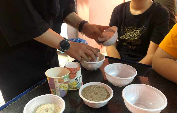 آزمایش مقایسه نفوذ پذیری خاک ها 5