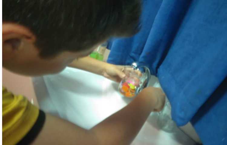 آزمایش های فصل دوم علوم 4