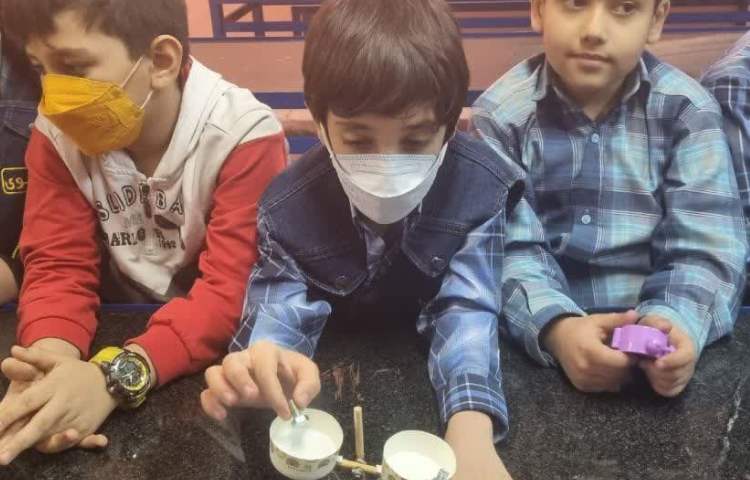 آزمایش و کار با ترازو دانش آموزان پایه سوم دبستان 1