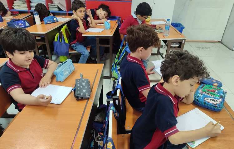 آزمونک کلاسی از درس ( ریاضی ، فارسی) در کلاس برگزار شد 2