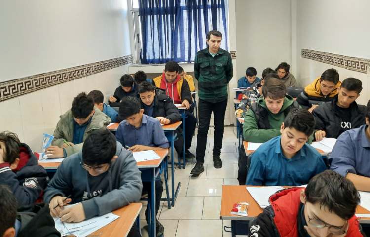 آزمون همگانی پا به پا 4