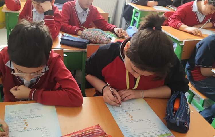 آزمون کتبی هدیه ها مدادقرمز (1) 2