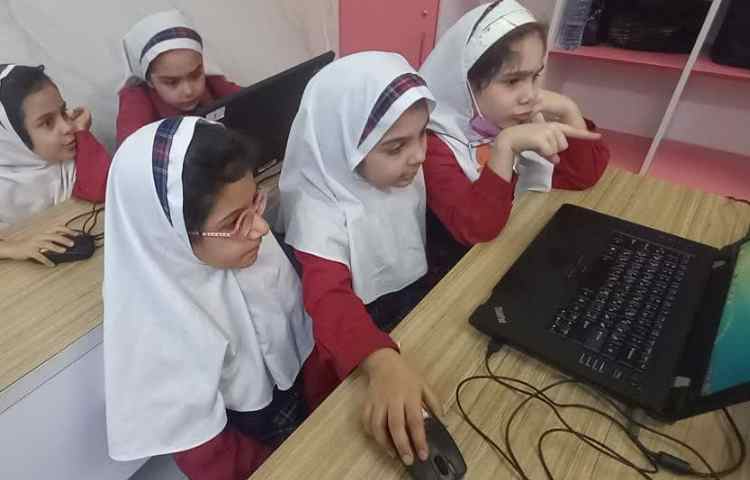 آسمانی با بادبادک در رایانه 3