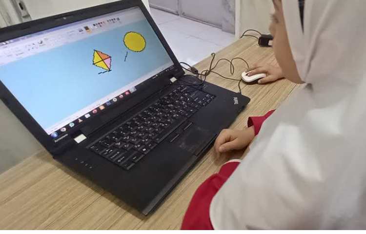 آسمانی با بادبادک در رایانه 4