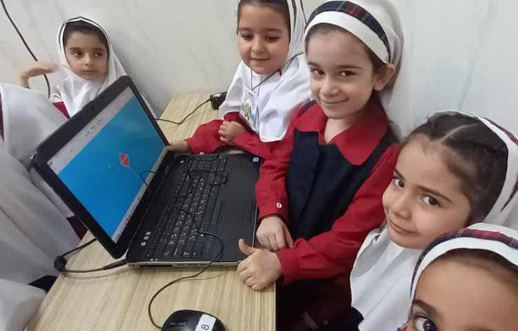 آسمانی با بادبادک در رایانه 5