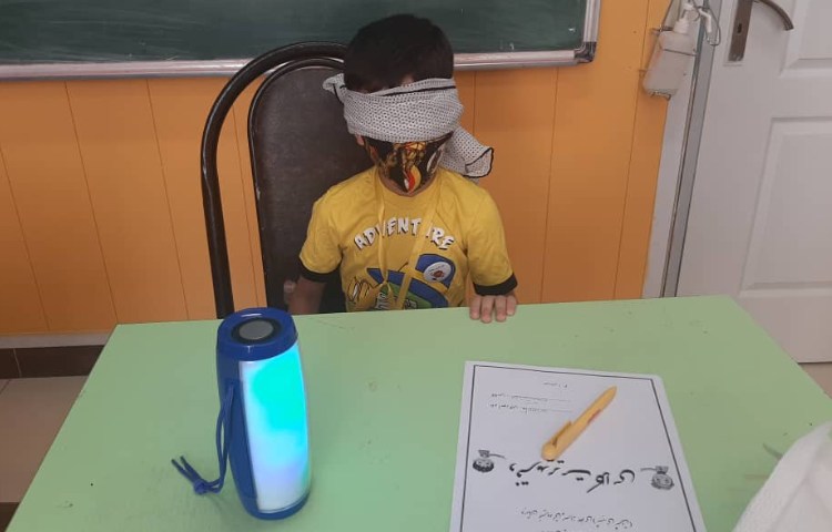 :آشنایی با آزمایشگاه، آموزش حواس پنجگانه با اجرای مسابقه، کلاس توت فرنگی 4