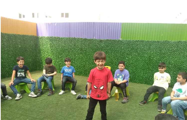 آشنایی با احساسات مثبت و منفی در کلاس زبان زرافه 2