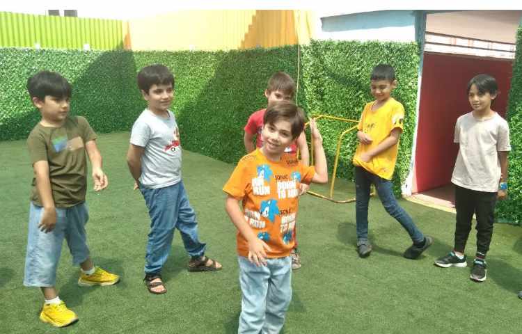 آشنایی با احساسات مثبت و منفی در کلاس زبان زرافه 3