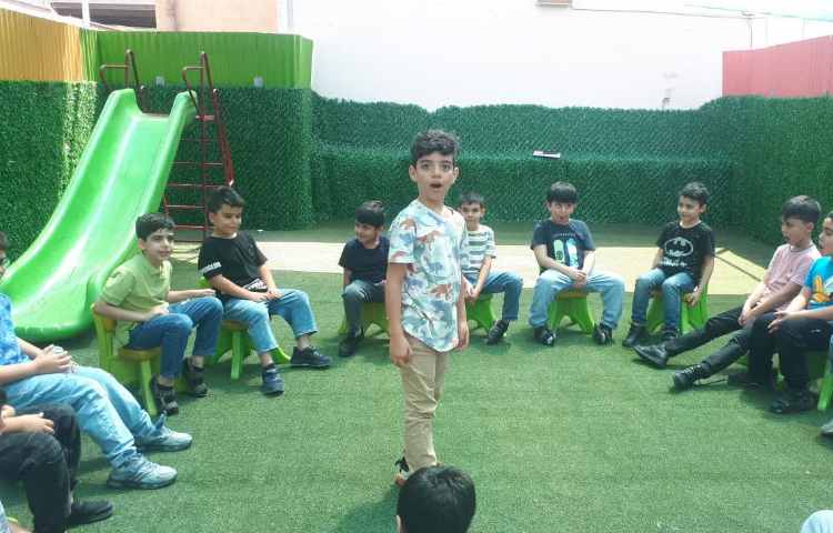 آشنایی با احساسات مثبت و منفی در کلاس زبان زرافه 3