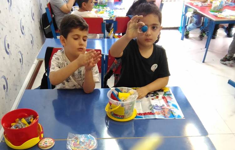 :آشنایی با اشکال (ساخت دایره با خمیر بازی) 5