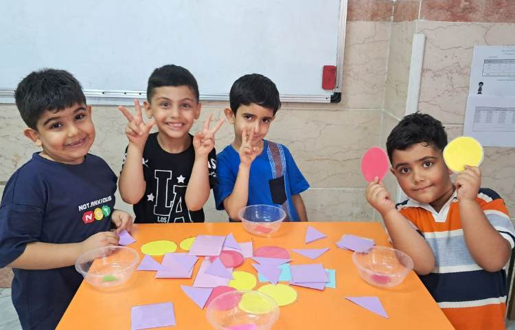 آشنایی با اشکال هندسی با بازی