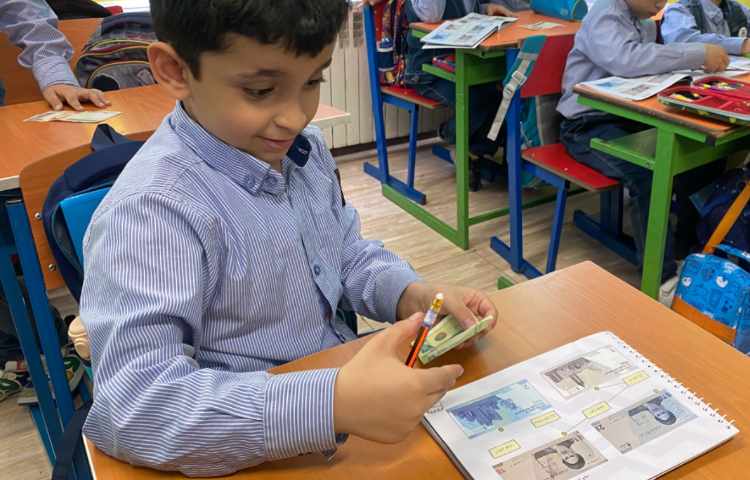 آشنایی با انواع اسکناس های رایج ایرانی و بررسی ویژگی های آن ها 5