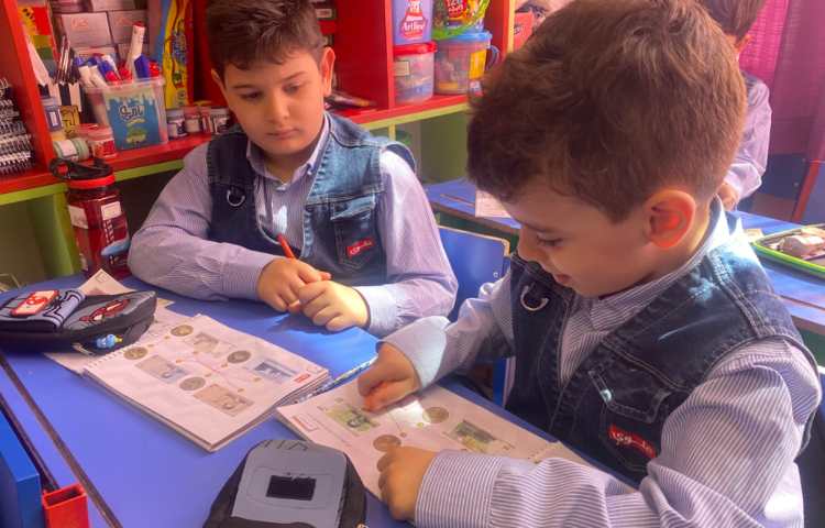 آشنایی با انواع پول های ایرانی و بررسی ویژگی های هریک از آن ها 3